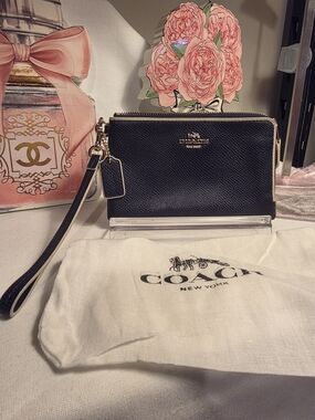 COACH Navy Double Zip Leather Wristlet with Gold Hardware
